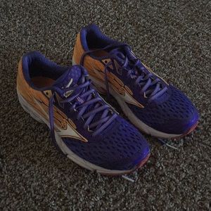 Mizuno Wave Rider Running Shoe